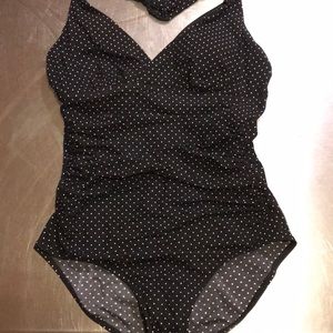 LL Bean Women’s One Piece Swimsuit - Size 8